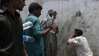 Pakistan'da scak havalar 568 can ald
