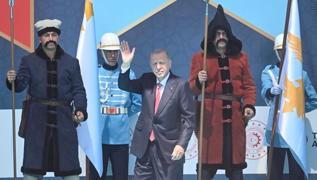 Bakan Erdoan'dan Malazgirt Zaferi paylam... 'Fitne odaklarna geit vermeyeceiz'