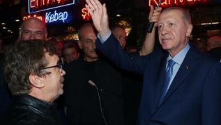 Bakan Erdoan'a sevgi seli... Vatandalarla sohbet etti