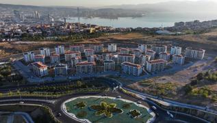 zmir depreminin yaralar sarld... Bakan Kurum: Bir ylda yeni yuvalarna kavutular