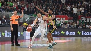 Fenerbah�e Beko, Kar��yaka kar��s�nda kazanarak liderli�ini s�rd�rd�