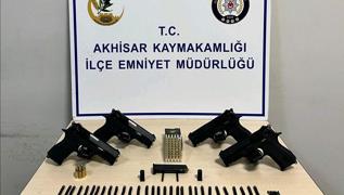 Manisa'da silah kaakl operasyonu: 2 tutuklama