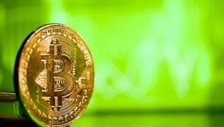 Bitcoin'de yzde 10 d: 85 bin dolarn altna indi