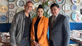 Kazakistan Bakonsolosu Nuriddin Amankul ile usta oyuncu Grkan Uygun bir araya geldi