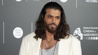 Ayrla dayanamad... Can Yaman geri dnd!