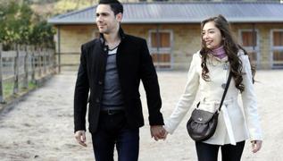 Neslihan Atagl ve Kadir Doulu'nun bebei dnyaya geldi! Anne-Baba oldular