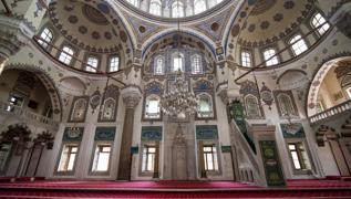 Zamann iinde kaybolmu bir inci gibi parlayan Kara Ahmet Paa Camii