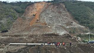 Artvin'de heyelan butik oteli vurdu; 1 yaral