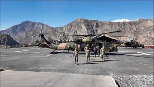 Orgeneral Bayraktarolu Hakkari'de incelemelerde bulundu