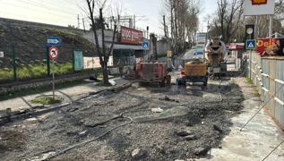 Bakrky'de yol almas trafii kilitledi