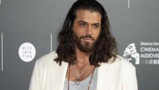 Rusya'da Can Yaman lgnl! Hayranlar havalimanna akn etti