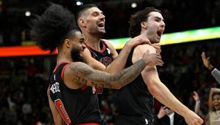 Chicago Bulls, Los Angeles Lakers' son saniye basketiyle ykt