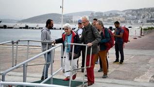 Kuadas'ndan Sisam Adas'na feribot seferleri balad; younluk artacak