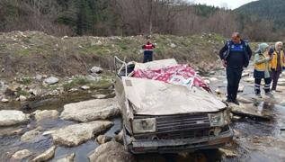 Otomobil ay yatana devrildi: l ve yarallar var