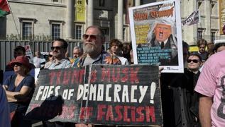 Londra'da Musk ve Trump'a protesto... 'Gazze'den elini ek'