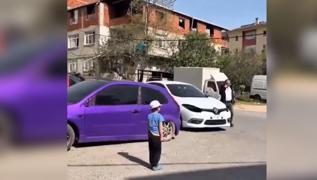 stiklal Mar'n duydu, sayg duruuna geti... Kk Hamza'dan gururlandran hareket! 