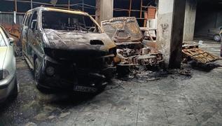 Oto galeride korkutan yangn... Hasarn boyutu gn aydnlannca ortaya kt