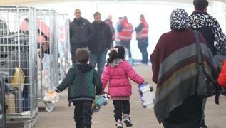 Esed'in ardndan 1.4 milyon Suriyeli lkesine dnd