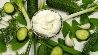 Ty gibi hafifleten salatalk detoksu! Haftada 5 kilo verdiriyor, belinizi ine iplik yapyor