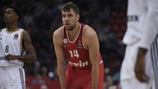 THY Avrupa Ligi play-off'larnn MVP'si Sasha Vezenkov seildi