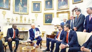 Defolup gitmelisin sen zeki deilsin' Trump gazeteciyi salondan kovdu