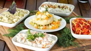 Scaklarda en sevilen 2 yourtlu meze tarifi! Hem hafif hem lezzetli