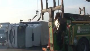 Pendik'te seyir halindeki tr devrildi