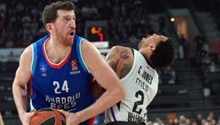 Anadolu Efes, Ercan Osmani ile nikah tazeledi