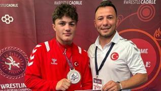 Yusuf Yaser Aksu'dan altn madalya