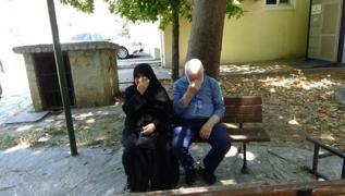 Bu nasl vicdan! Kz ve damad tarafndan evden atldlar