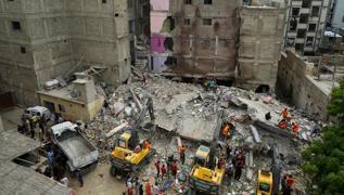 Pakistan'da 5 katl bina kt: 16 l