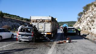 Mersin'de feci kaza: Tra arpan arataki 5 kii ld