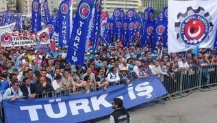 Trk-'ten ehitlere sayg... Eylem ertelendi