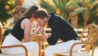 Zodyak'n en romantik 2 burcu! Onlar dnyaya birini mutlu etmek iin gelmi