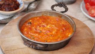 Kahvaltya menemen tarifi! Lezzetin srr domateste sakl