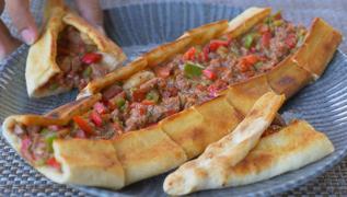 En kolay ve pratik kymal akam yemei: Mayasz kymal pide tarifi