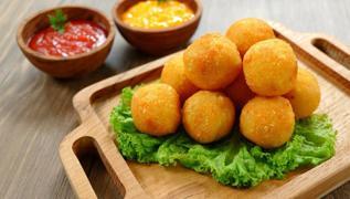 En lezzetli toplar... Kahvaltlk tr patates toplar, nce halayn
