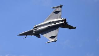 Dost lkeden yeil k: 15 adet Rafale sava ua havalimanna indi