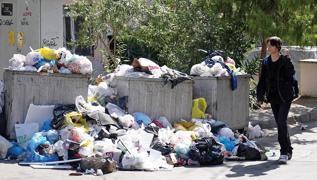 'Sorumluluk b�y�k�ehirde' diyerek, ��pleri b�rakt�lar