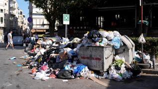 CHP'li belediyeye b�y�k tepki... �zmir'de sokaklar ��pten ge�ilmiyor