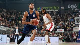 Anadolu Efes ligde kaypsz devam etti