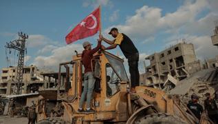 Trk bayrana tahamml bile edemediler! srail'den 'baarsz olduk' itiraf