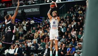 Anadolu Efes, Paris'i deplasmanda devirdi