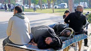 CHP'li belediye pazarc� esnaf�n� tezgaha getirdi