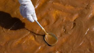 Batmanllarn enerji kayna! Pekmez ve cevizli sucuk sofraya byle geliyor