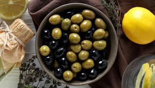 Yeil zeytin mi yoksa siyah zeytin mi daha salkl? Meer antioksidan zengini olan zeytin