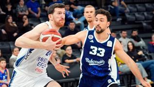 Baheehir Koleji deplasmanda Anadolu Efes'i yendi