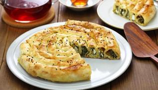 Hazr yufkadan 5 dakikada spanakl brek tarifi! Hem pratik hem de lezzetli brek