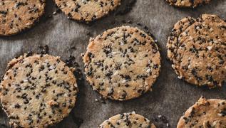 En kolay pastane usul tuzlu kurabiye tarifi: Haftalarca bayatlamayan kurabiyenin pf noktas sirke