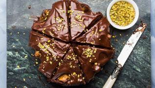 Siz deil brakn kekiniz alasn! ayn yanna en kolay pasta: Bol ikolatal alayan kek tarifi